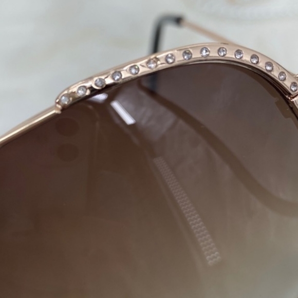 Betsey Johnson sunglasses gift set pearls pouch - Picture 4 of 8